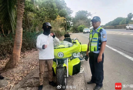 男子在海南环岛高速上驾驶摩托车被罚