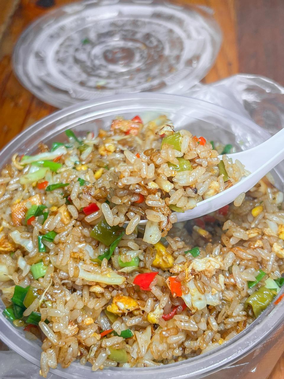 一碗蛋炒饭在长沙红花坡火那么久，凭什么？