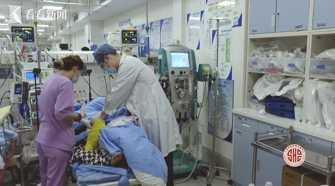 24岁女子中毒性命垂危，上海医生反复问了这件事