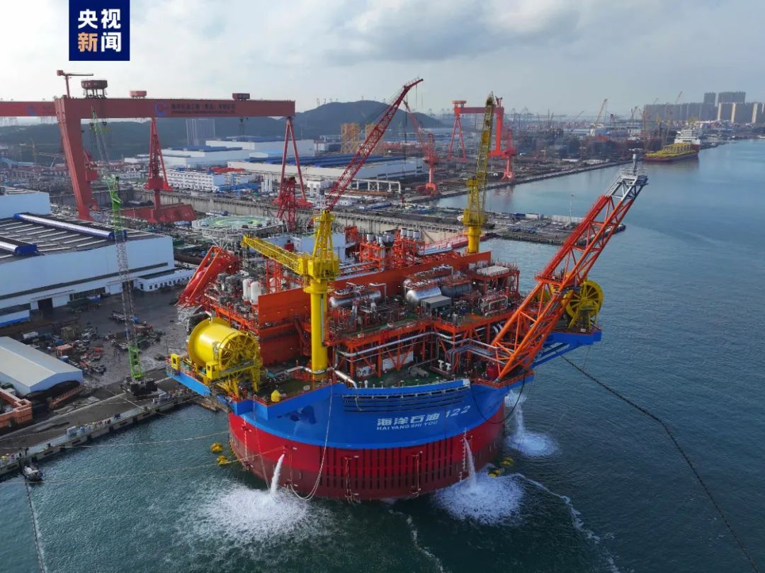 近30层楼高,这个“超级碗”完工了 近30层楼高,这个“超级碗”完工了