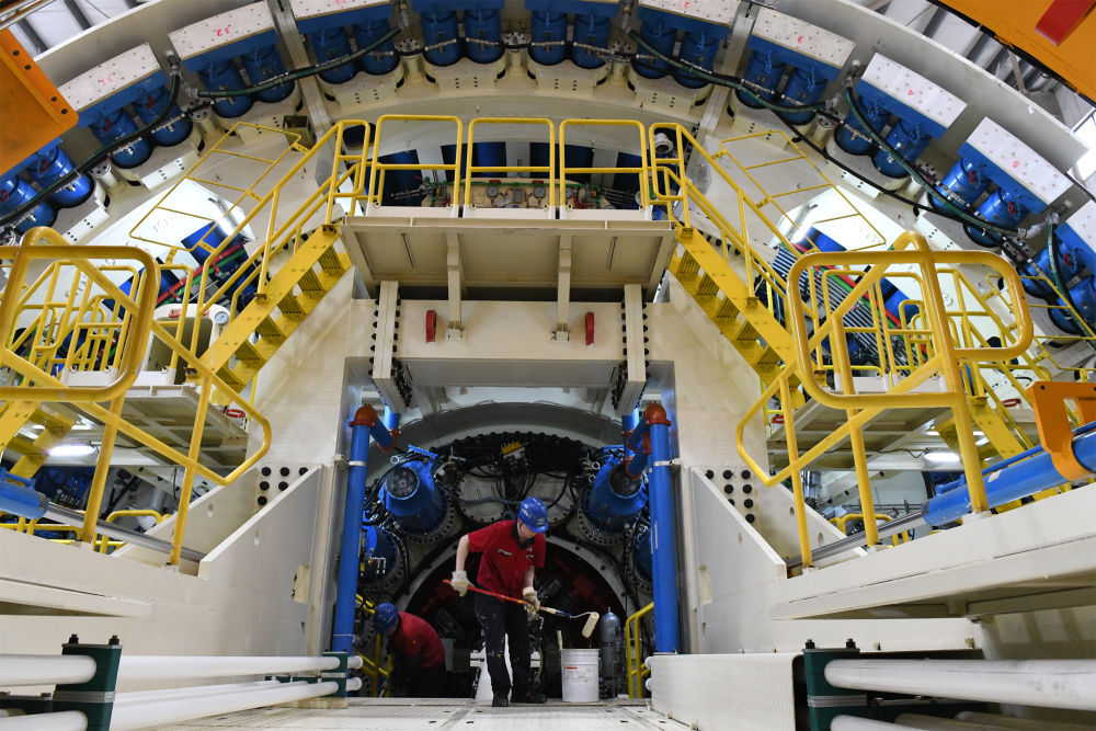 “羊城号”超大直径盾构机下线 “羊城号”超大直径盾构机下线