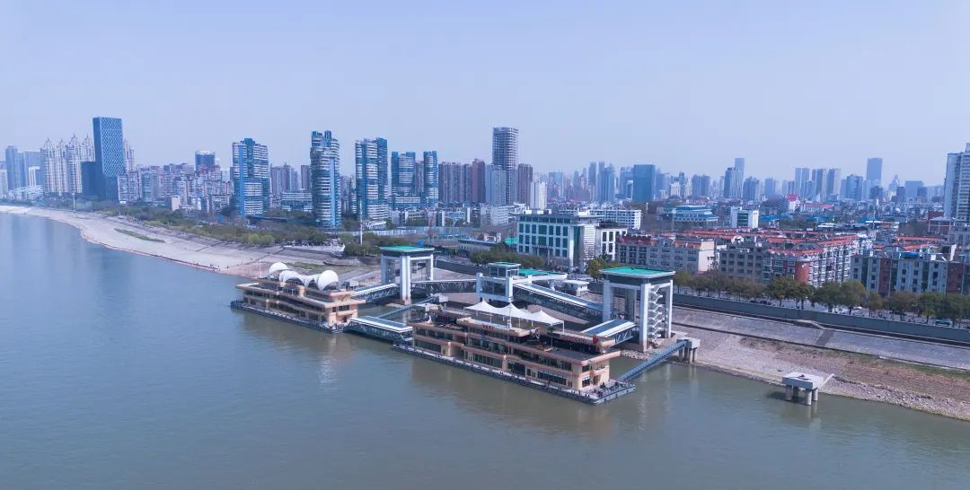 今天，武汉一旅游码头试运营