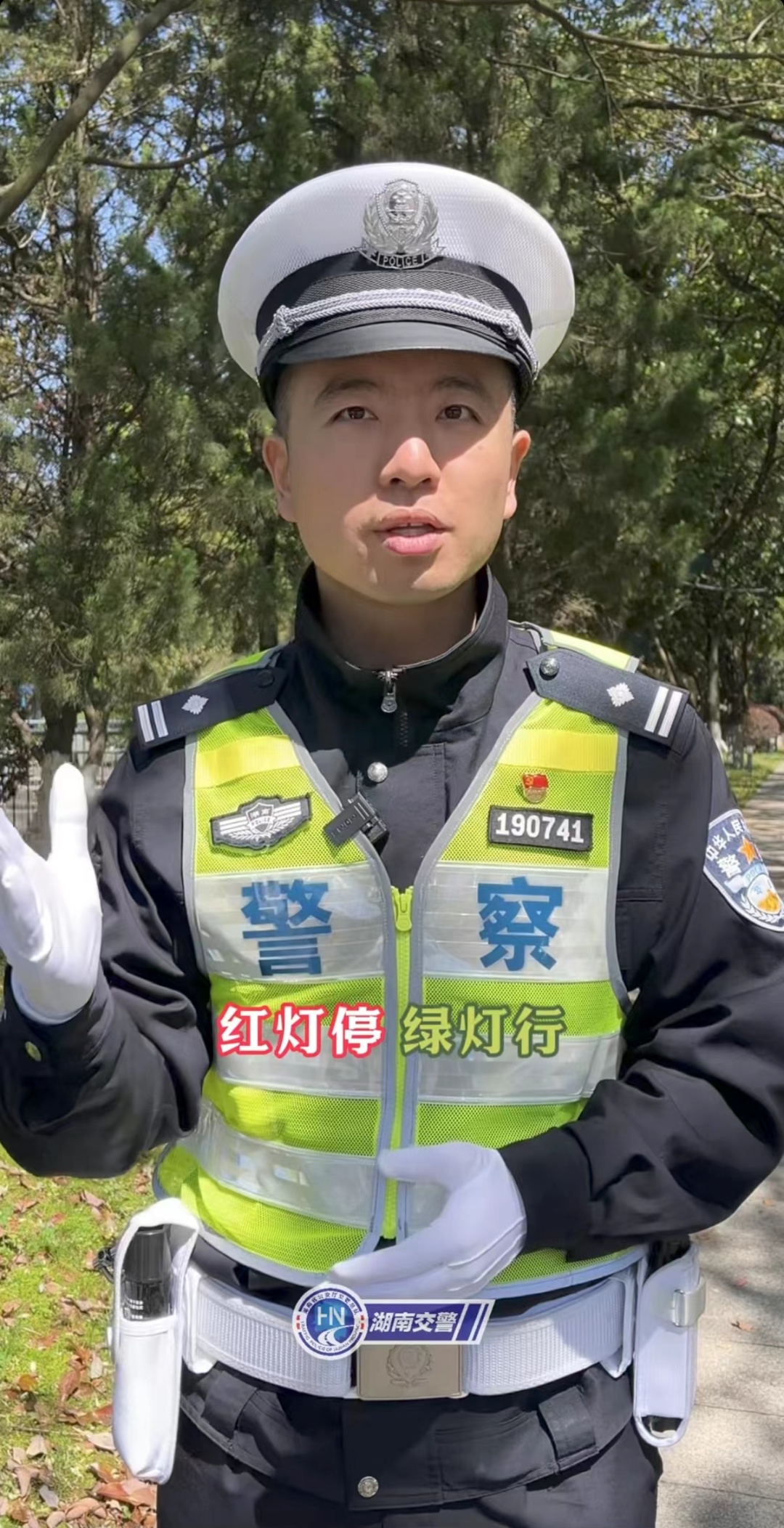 这位“湖南霸总”火了！网友上头：多拍爱看