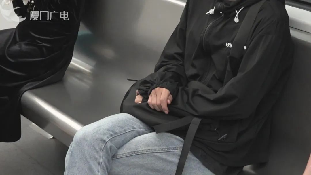 罚!事发厦门地铁!一20多岁男子,长期冒用老年卡! 罚!事发厦门地铁!一20多岁男子,长期冒用老年卡!