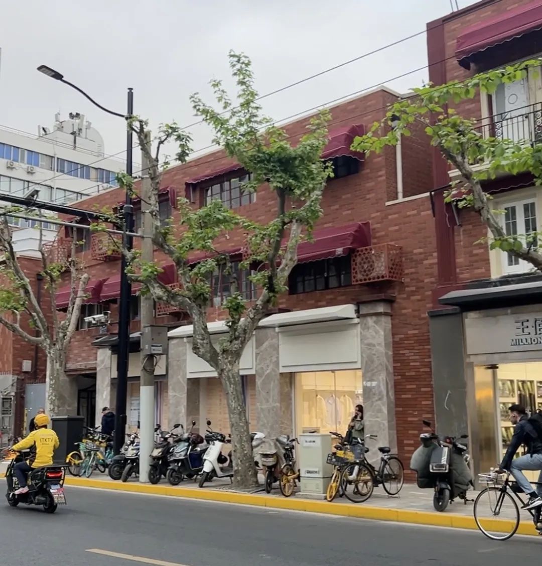 不到一年,上海市中心这条小马路三次被挖开施工……“拉链马路”投诉多,怎么回事? 不到一年,上海市中心这条小马路三次被挖开施工……“拉链马路”投诉多,怎么回事?