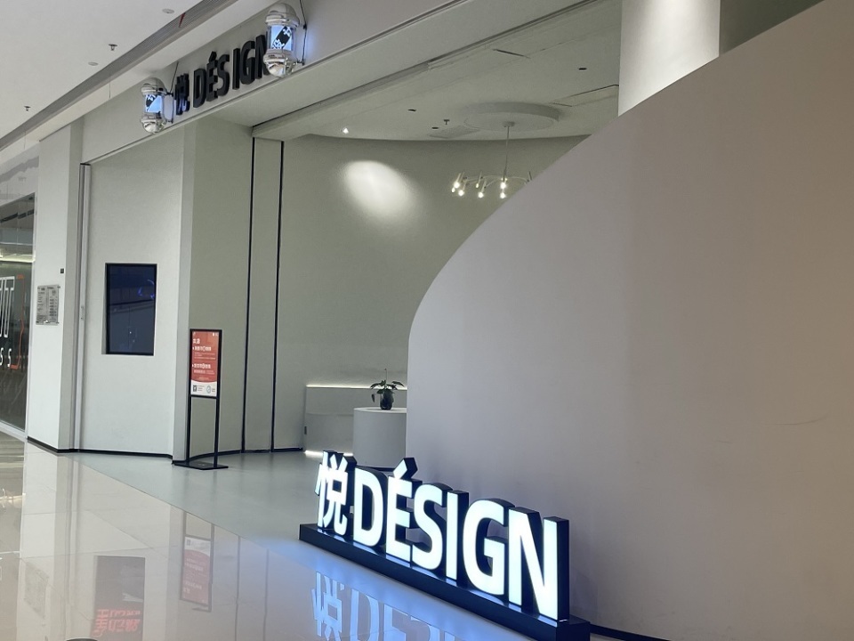 女子美发后吐槽“不光丑还被杀猪”,店家回怼:所有人应该尊重艺术 女子美发后吐槽“不光丑还被杀猪”,店家回怼:所有人应该尊重艺术