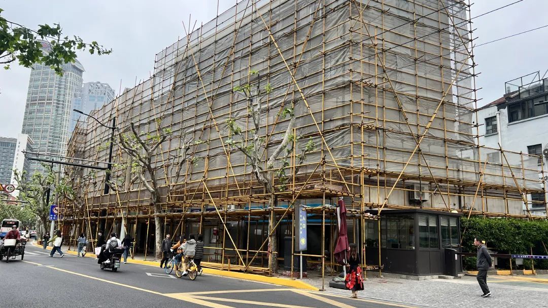 不到一年,上海市中心这条小马路三次被挖开施工……“拉链马路”投诉多,怎么回事? 不到一年,上海市中心这条小马路三次被挖开施工……“拉链马路”投诉多,怎么回事?