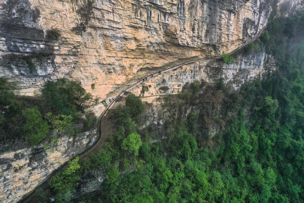 绝壁天渠上流淌的“生机”