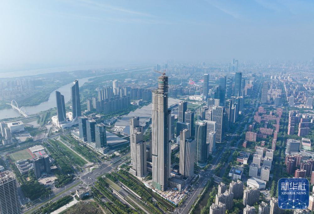 南京超高层建筑项目施工中