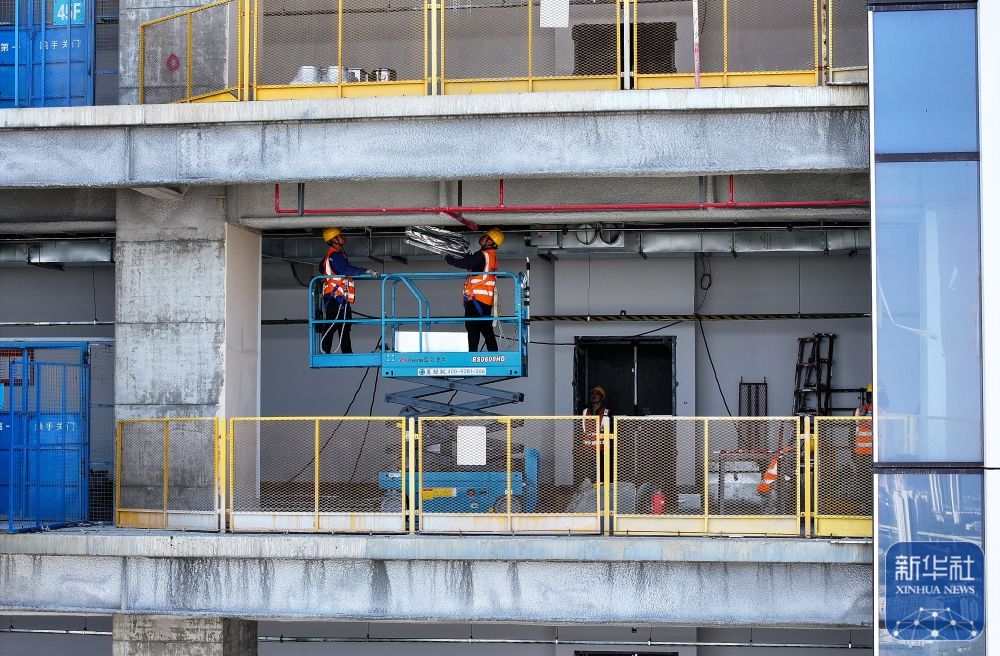 南京超高层建筑项目施工中