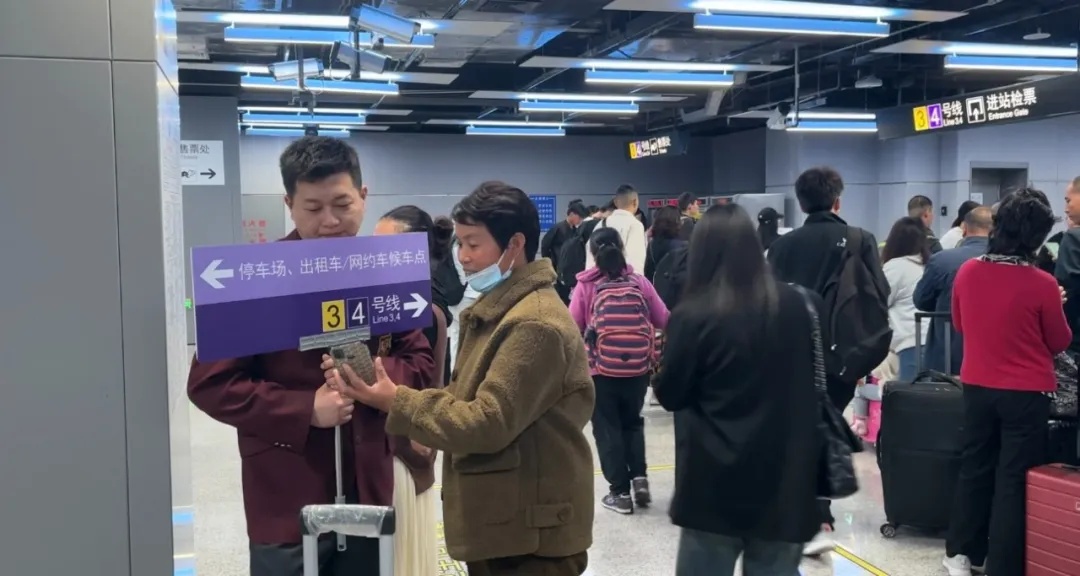 上海火车站东北出站口启用，上海三大火车站实现出站换乘地铁单向免安检→