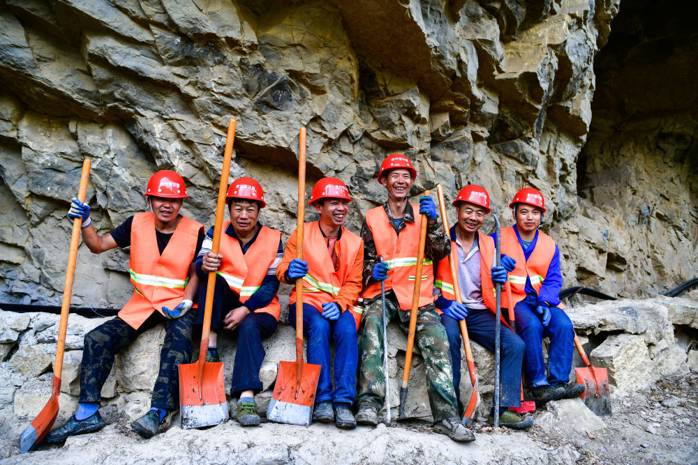 绝壁天渠上流淌的“生机”