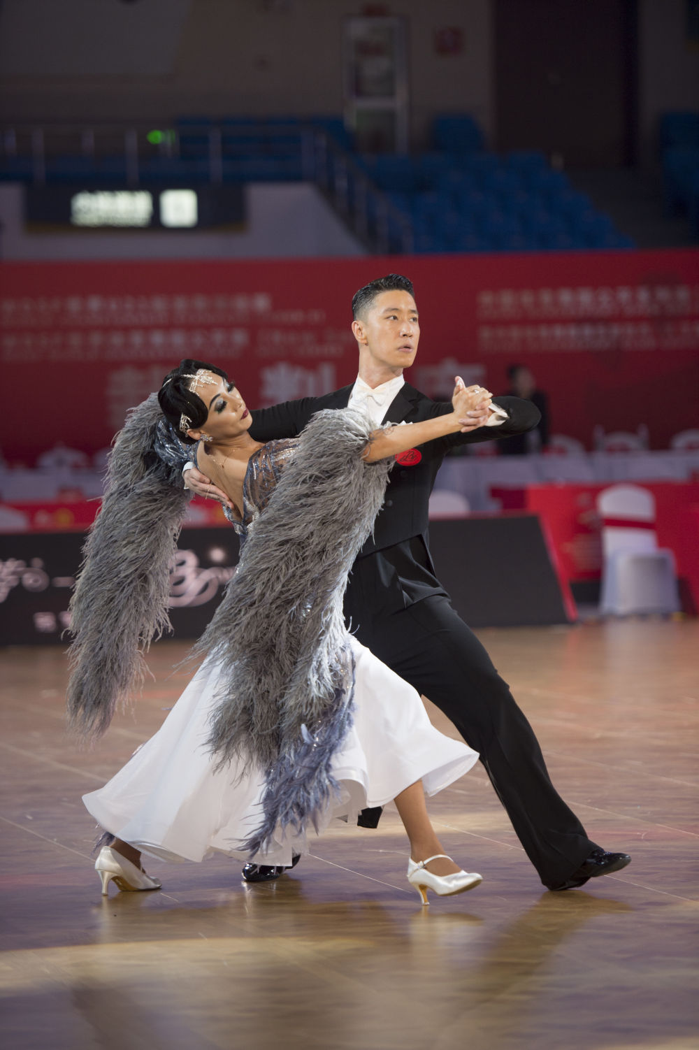 中国选手国际体育舞蹈赛夺冠 中国选手国际体育舞蹈赛夺冠