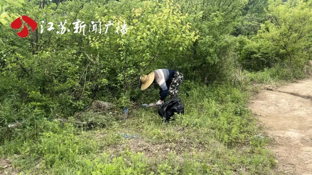 网红“野生景点”小蓝湖该不该打卡？