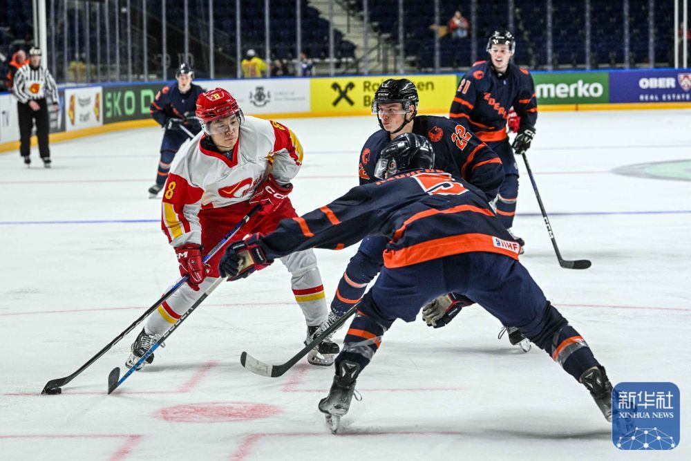 冰球世锦赛｜中国男子冰球队首战告捷
