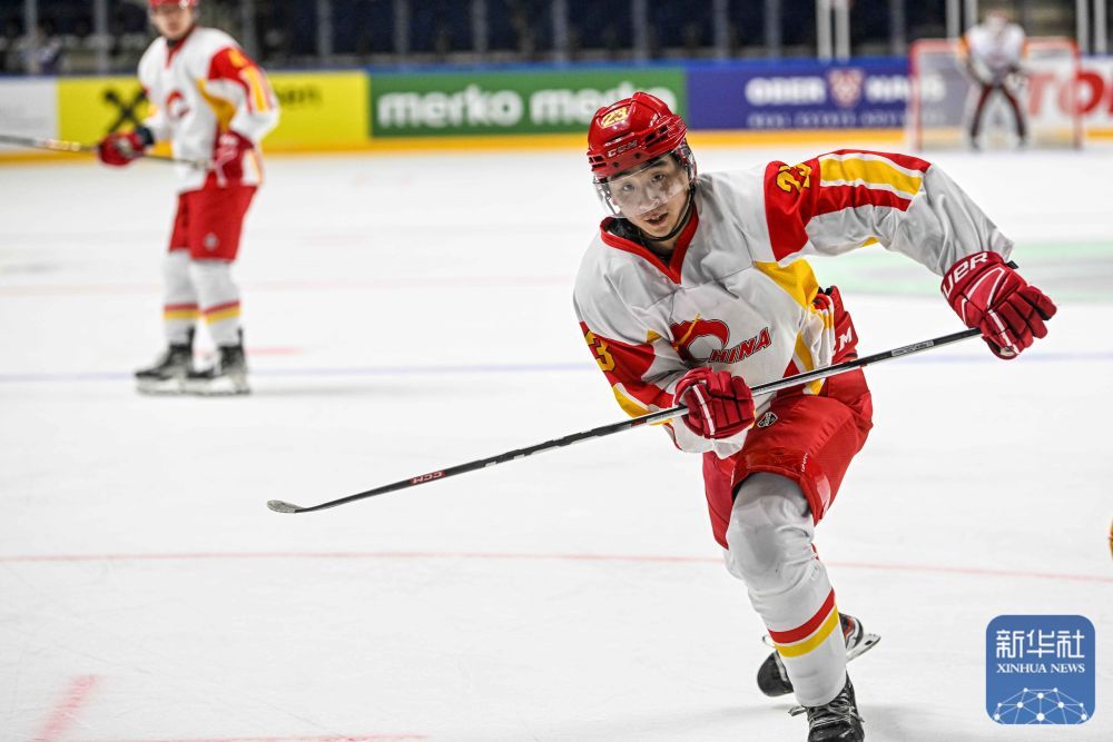 冰球世锦赛｜中国男子冰球队首战告捷
