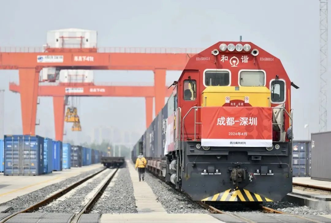 成都⇌深圳，实现常态化开行