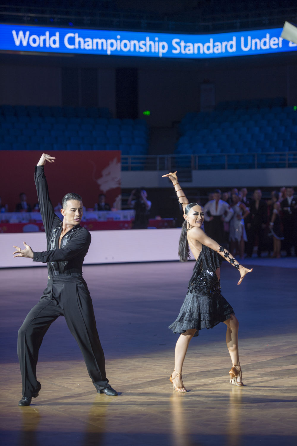 中国选手国际体育舞蹈赛夺冠 中国选手国际体育舞蹈赛夺冠