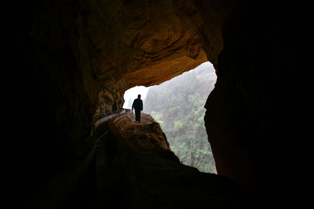绝壁天渠上流淌的“生机”