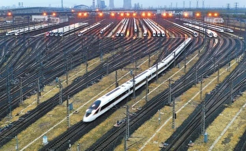 五一抢不到车票，为啥不加开几班夜间高铁？