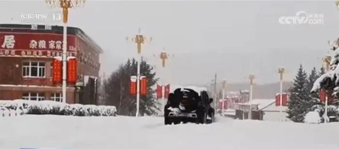 中午12点，天空突然“黑中发绿”！还有地方下起了大雪