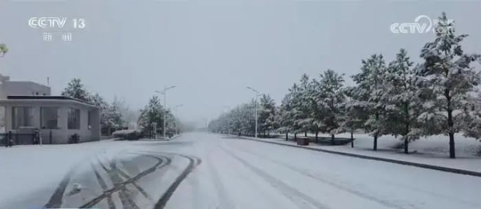 中午12点，天空突然“黑中发绿”！还有地方下起了大雪