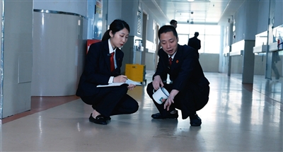 一杯漱口水泼出11万元赔偿 一杯漱口水泼出11万元赔偿