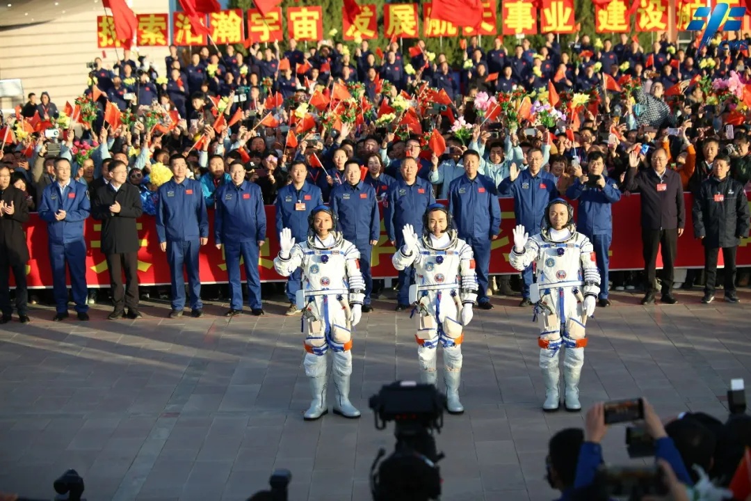 汤洪波、唐胜杰、江新林，欢迎回家！