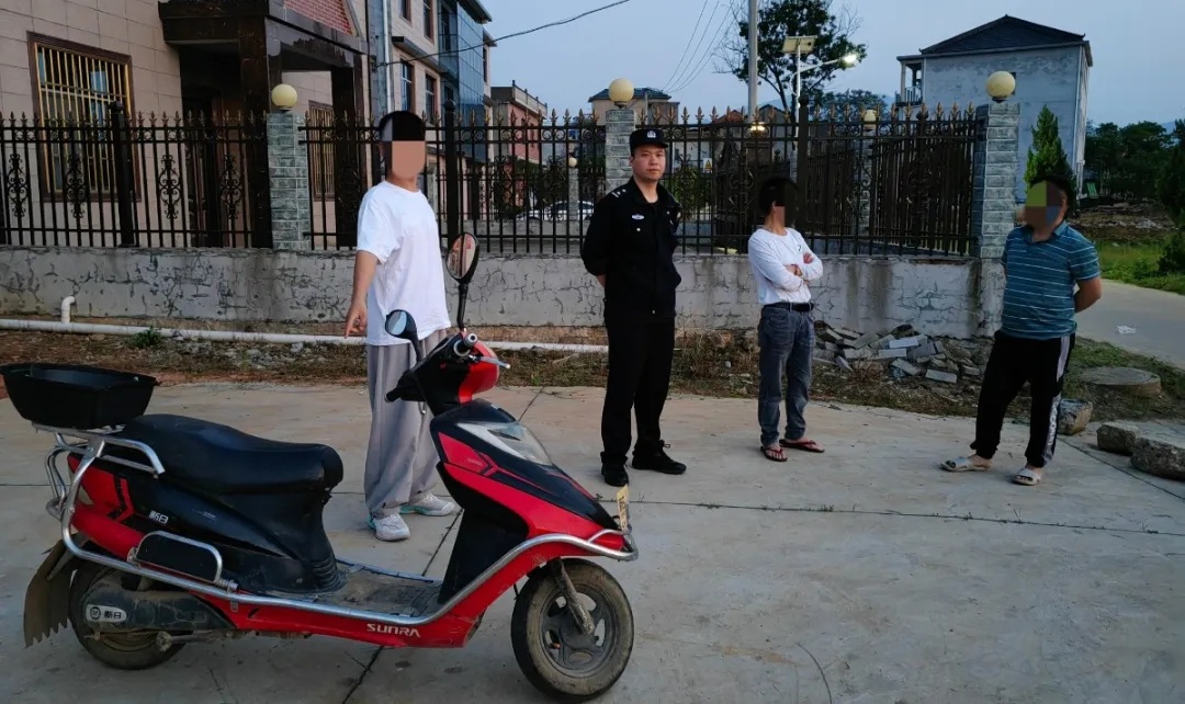 孽孽...缘...蟊贼销赃遇上失主！民警：失主收车，我们“收”你！