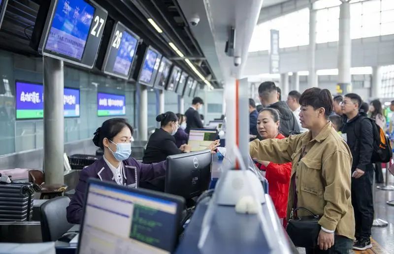 “五一”假期,山西公路铁路机场很忙 “五一”假期,山西公路铁路机场很忙