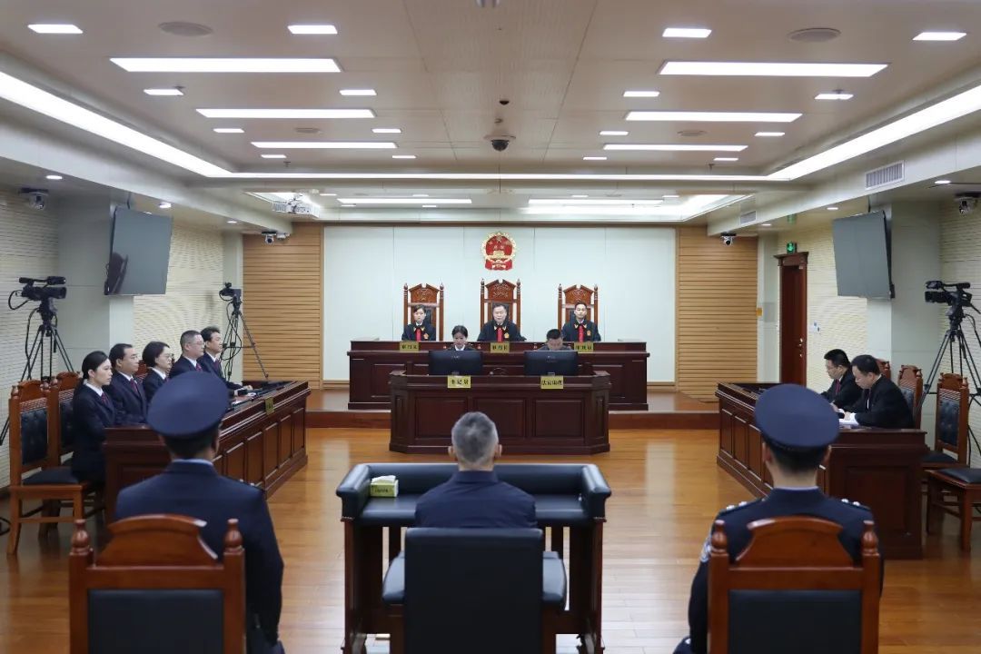 张晓霈一审获刑9年,并处罚金300万元 张晓霈一审获刑9年,并处罚金300万元