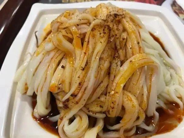 “嗦粉”也有危险？高温多雨天气，谨防食物中毒