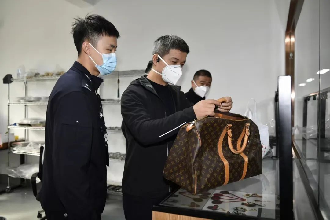 一个旧LV包送过去，改成N个新包还回来？谨慎“心动”！