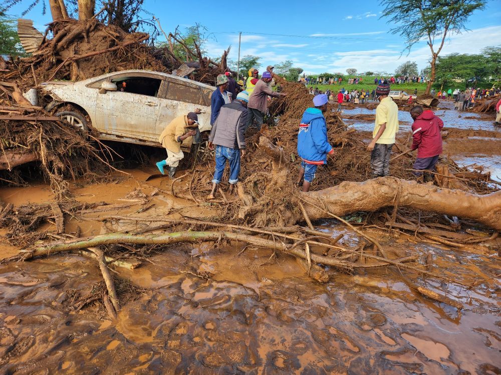 洪水来袭“像地震”　肯尼亚中部洪灾致上百人死伤