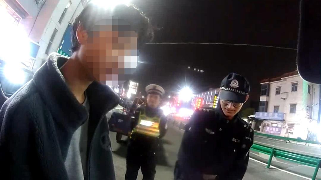 17岁贵州少年来海宁“闯荡”，绝境中他找到了警察……