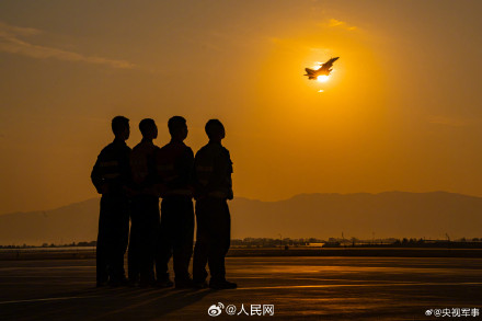 燃！战机迎朝阳对抗空战训练大片上线