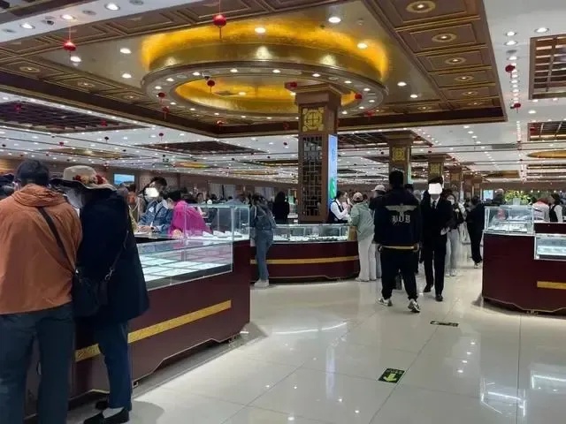 游客花500元参团，被诱导买了4000多元厨具