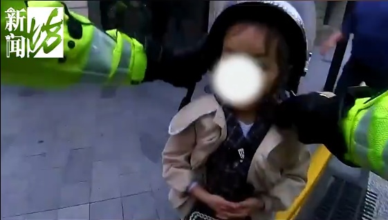 “不能这样让你走！”民警街头拦住一女子，接下来……