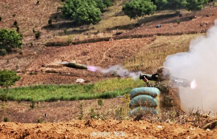 火力全开！南部战区陆军实弹射击超燃瞬间