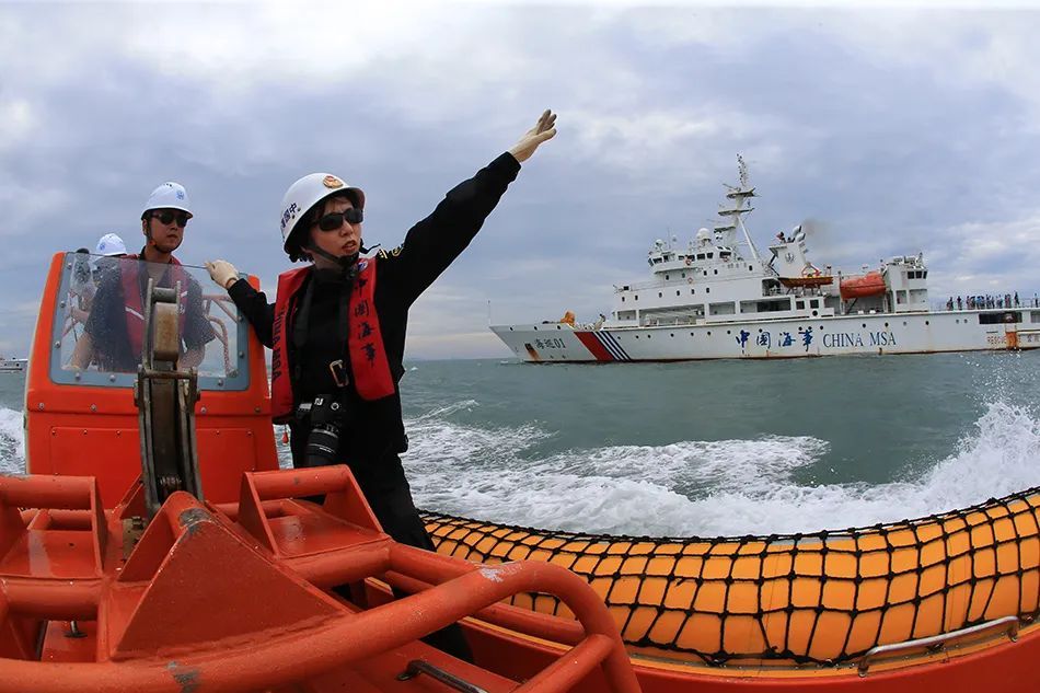 中国首位远洋公务船女船长,是她 中国首位远洋公务船女船长,是她