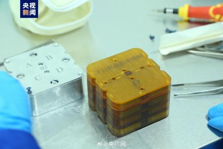 空间科学实验样品顺利返回并交付科学家 空间科学实验样品总重量约31.5公斤