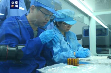 空间科学实验样品顺利返回并交付科学家 空间科学实验样品总重量约31.5公斤