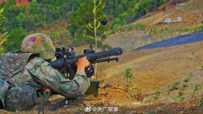 火力全开！南部战区陆军实弹射击超燃瞬间