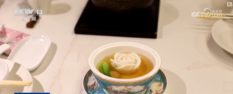 “餐饮+传统文化”高颜值有内涵 “舌尖上”新体验打开消费增长新空间