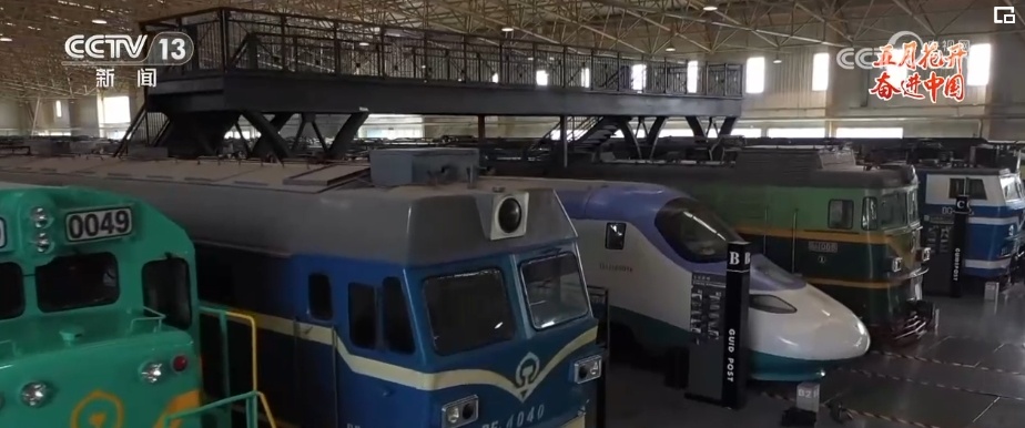 致敬今朝梦想 千千万万劳动者拼尽全力 向着梦想奋力奔跑