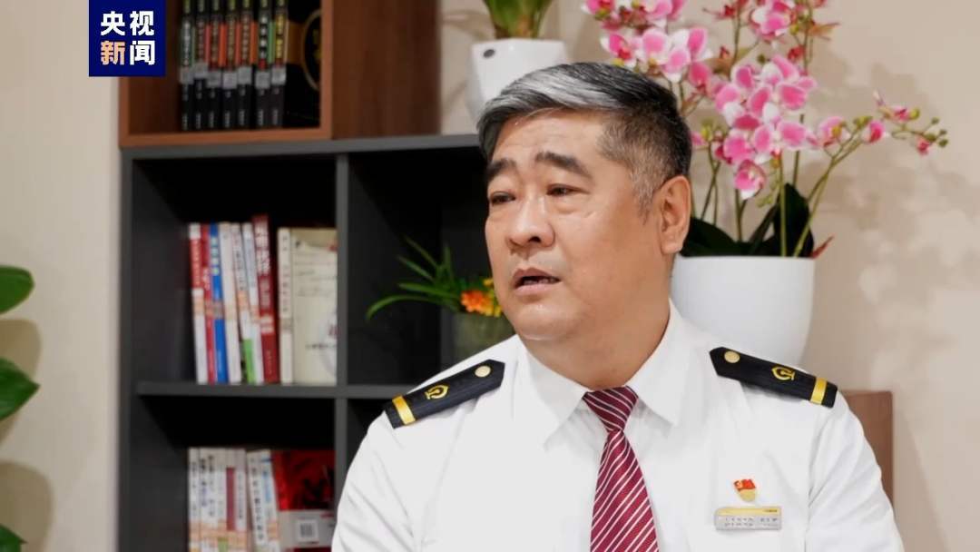 1个人9本驾照35种车型，这位“全履历”火车司机有多牛