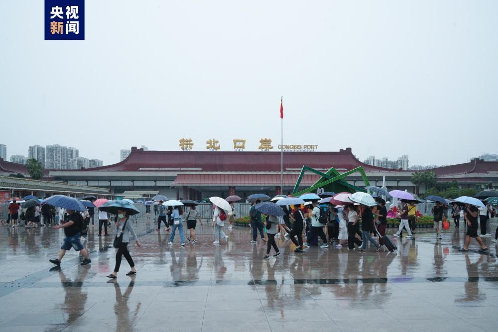 “五一”首日珠海毗邻港澳各大口岸迎客流高峰