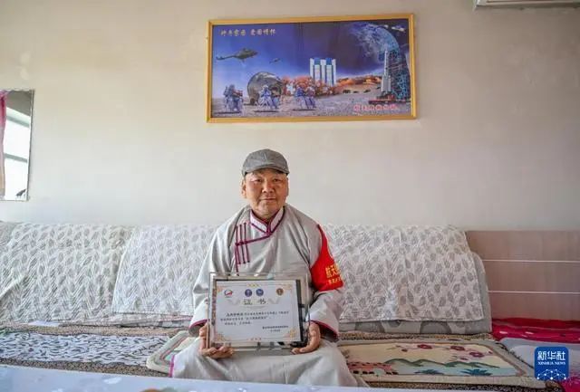“神舟5次降落我家牧场”！内蒙古牧民大叔激动“炫耀”