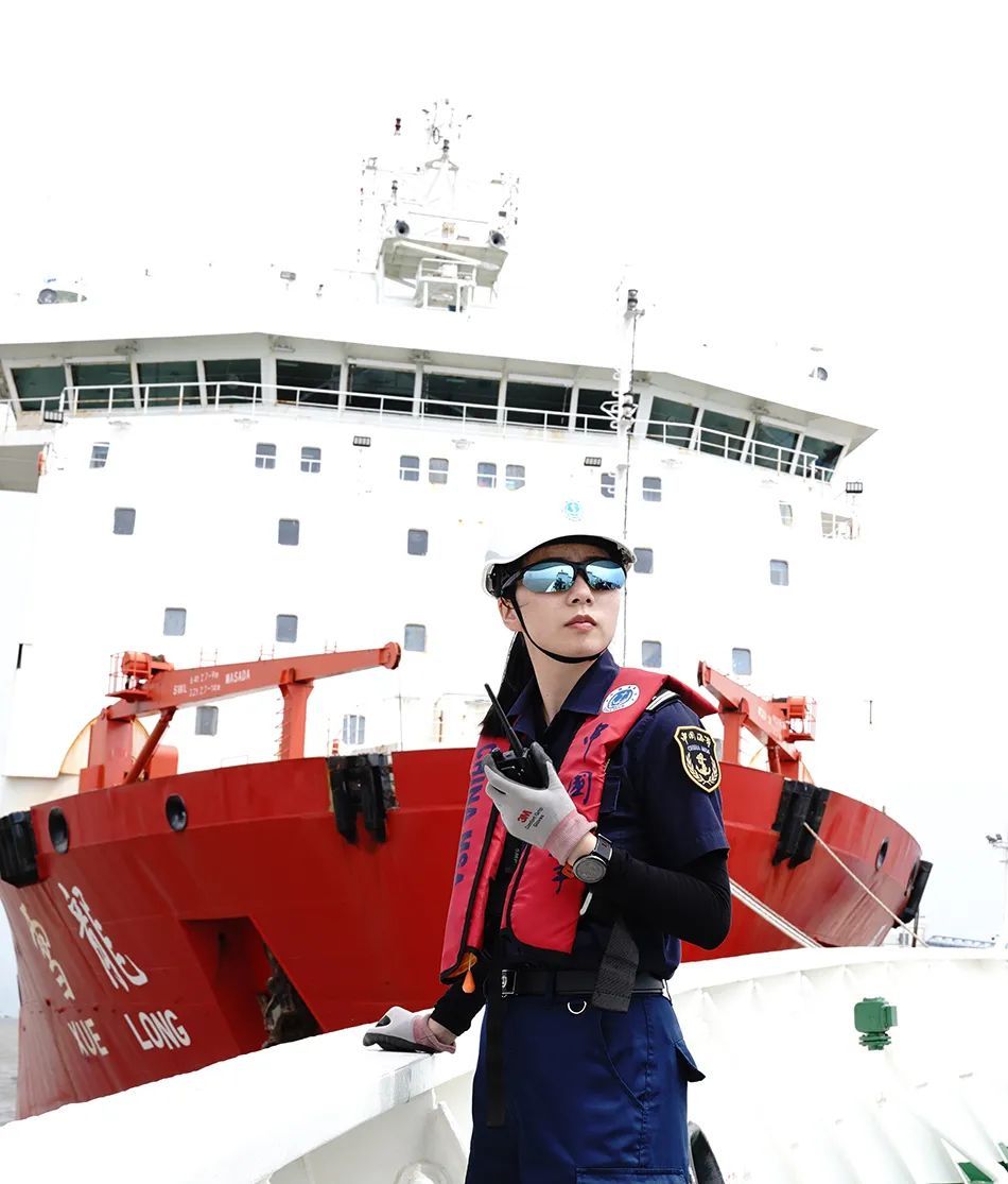 中国首位远洋公务船女船长,是她 中国首位远洋公务船女船长,是她
