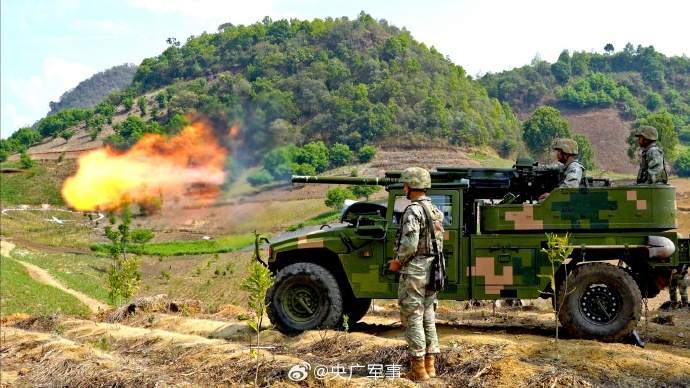 火力全开！南部战区陆军实弹射击超燃瞬间